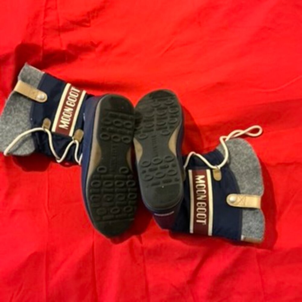 Moon Boots - image 2